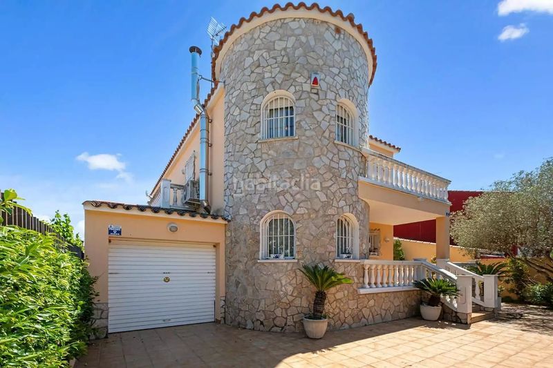 Foto a0c1a811-be40-4a2e-aa6e-d54291fc84cc. Casa amb calefacció piscina a Puigmal - Mas Nou Empuriabrava