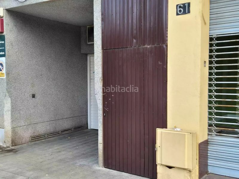 Foto 32226ba0-b9d7-4f04-8221-5d4c9c79a20d. Aparcament cotxe a Centre Roses