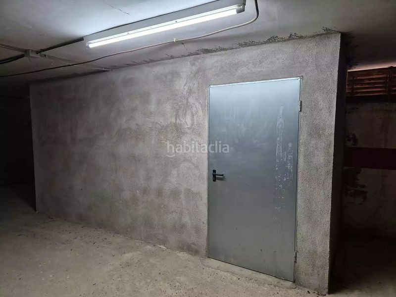 Foto 44023abf-3bce-4fe2-ad73-36f8b3933ce5. Aparcament cotxe a Centre Roses