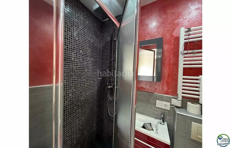 Foto 05651832-2c43-4d83-9939-59819806b9b5. Casa amb piscina a Carlit - Montseny Empuriabrava