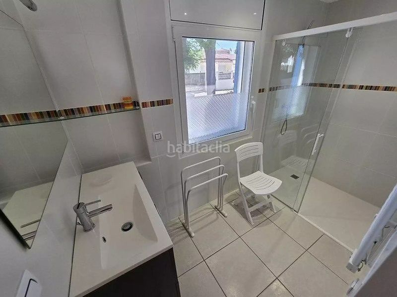 Foto cb4f7a09-1605-4c60-b6e2-9f3d1a1ccb0c. Casa amb calefacció piscina a Carlit - Montseny Empuriabrava