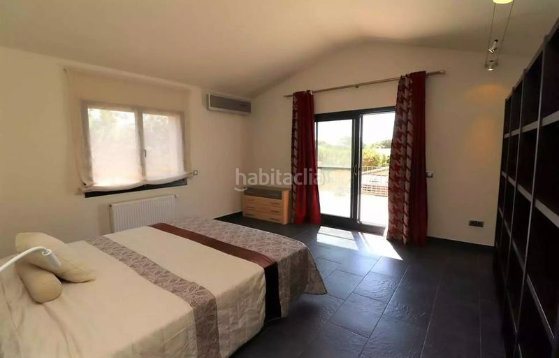 Foto f11f3bf8-ed23-4012-9631-68d02d5decf6. Casa amb calefacció piscina a Peralada