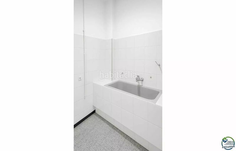 Foto 9c0b23f8-7332-4c13-b5b0-00b29ff2c0a9. Local comercial amb calefacció a Poble Nou-Olivar Gran Figueres