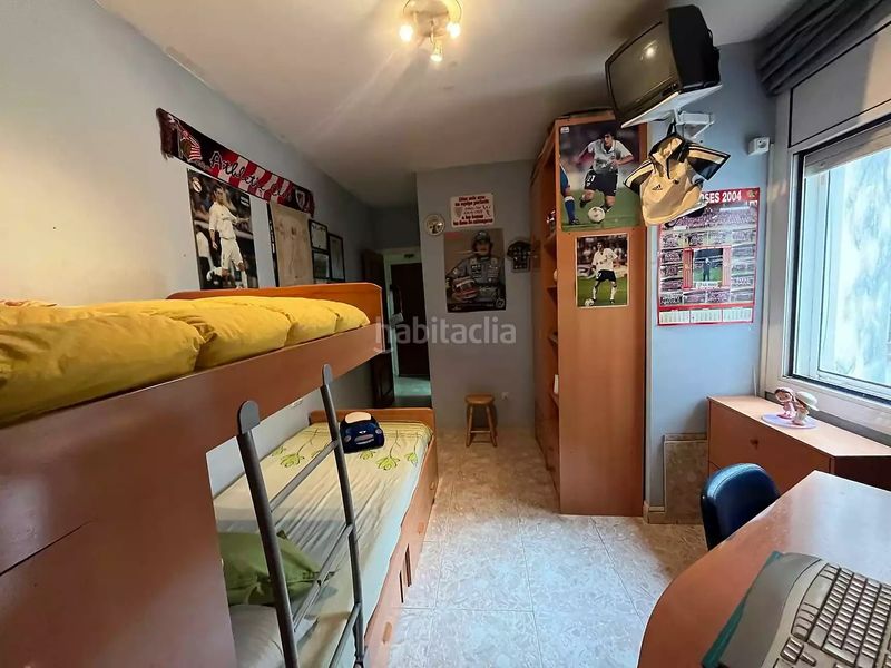 Foto df112814-0070-4515-82b0-7fbdb8940ee1. Pis a Centre Roses