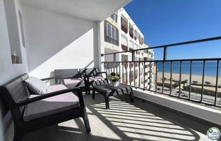 Appartement  Delta muga. Apartamento en primera l�nea de mar, reformado, con terraza y vi