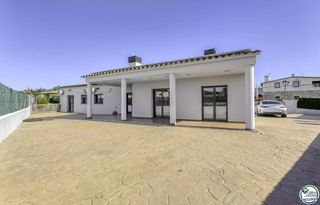 Maison  6308 granvia immobiliaria. Casa unifamiliar en venda a cistella