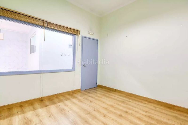 Foto ca8ed031-4196-4bfa-86b2-996a85ef7f99. Local comercial amb calefacció a Centre Roses