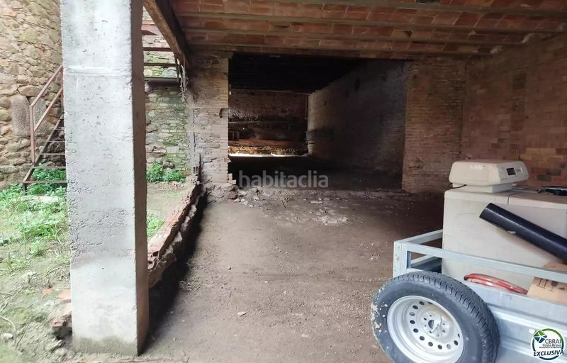 Foto a18ef7f8-0882-4dd6-9173-91d4f6eb8ee2. Édifice dans Peralada