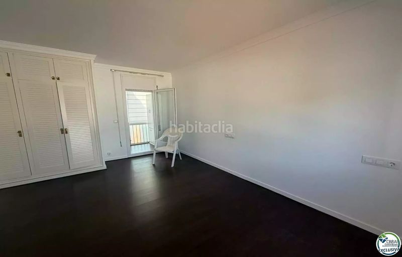 Foto cf0d8b24-3893-4883-a957-84f907129c5d. Pis a Centre Roses