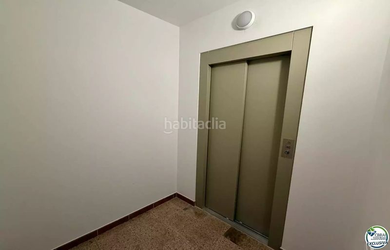 Foto d2cae8d8-69d6-49b4-85aa-611705f2aa79. Pis a Centre Roses