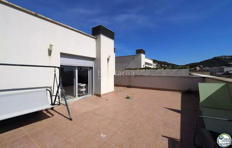 Foto f8c557c1-df96-4a9f-8b10-38aa4a0a67e6. Pis amb calefacció a Centre Roses