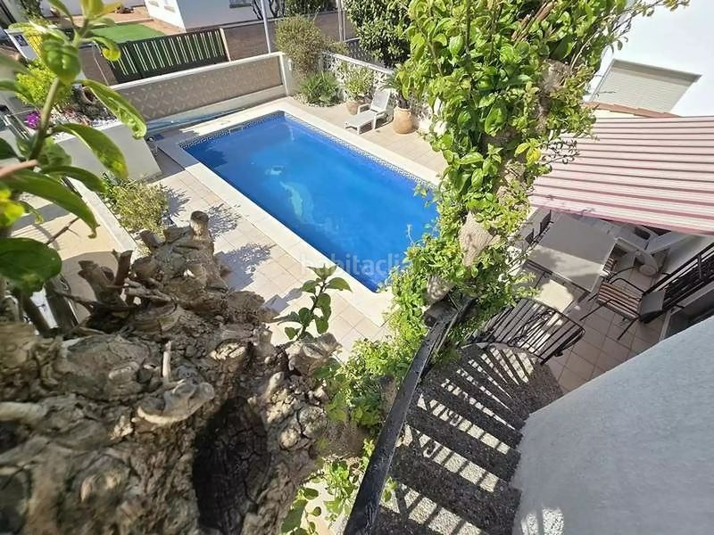 Foto 3f7e8f4c-9bda-414b-946d-decf443e60f0. Casa amb piscina a Peni Empuriabrava