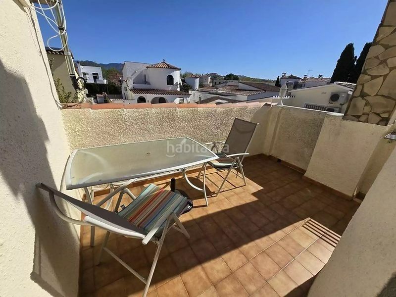 Foto 452ed9ca-e9c0-427b-bdf8-a95d8e56248b. Casa amb piscina a Peni Empuriabrava