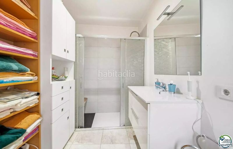 Foto fa874177-84fa-4874-a209-12ba0ab08662. Pis amb calefacció a Centre Roses