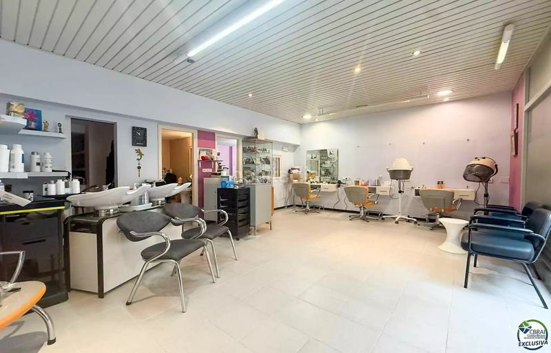 Foto 03522eb3-b157-4f25-86be-7b728a284fe3. Local comercial a Carretera de Roses-Fossos Figueres