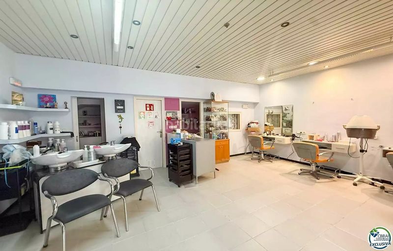 Foto 5cdaedda-781d-4667-837f-ef2c2b4f1aa6. Local comercial a Carretera de Roses-Fossos Figueres