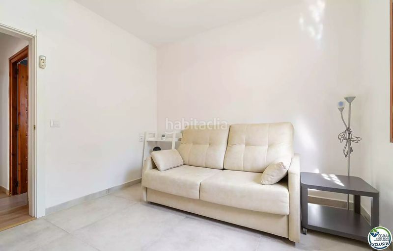Foto a1107af6-0ff3-4c79-bde3-32d378311565. Casa amb piscina a Peni Empuriabrava