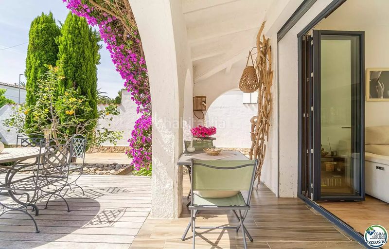Foto a6ccb7e4-5849-4f42-aa1e-aa6d22a842ac. Casa amb piscina a Peni Empuriabrava