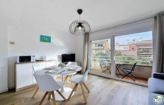 Appartamento  Del cap norfeu. Apartamento renovado con licencia tur�stica en el centro de rosa
