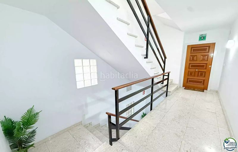 Foto 48ff4985-9501-4eb0-ae54-cc14b1398aad. Pis a Centre Roses