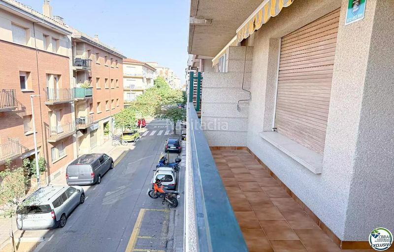 Foto aaa9a075-a45b-4def-91da-7ceddf124672. Pis a Centre Roses