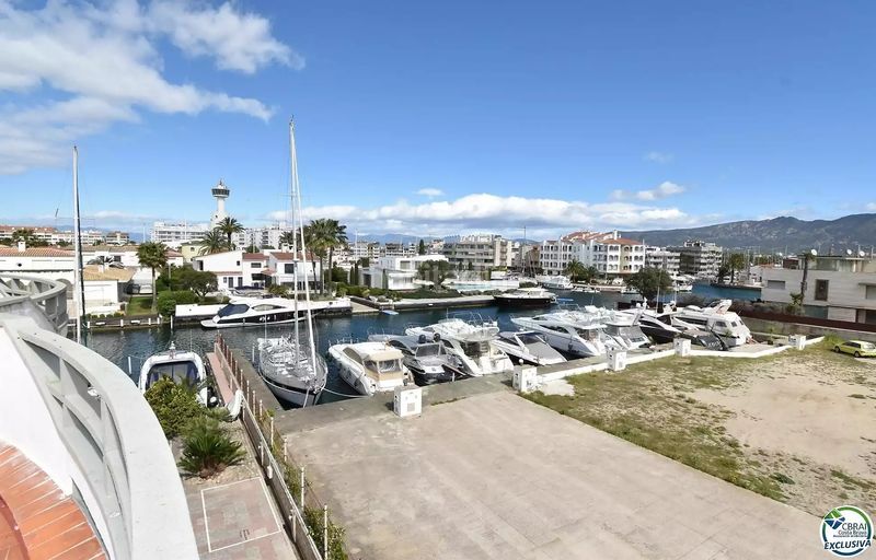 Foto 05961fb0-ec3e-4223-9bdf-2628052bf5a5. Casa amb calefacció a Salins - Cavall de Mar Empuriabrava