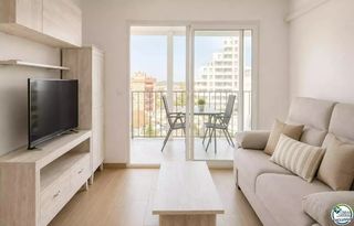 Pis  Delta muga. Apartamento totalmente reformado a 100 metros de la playa con li
