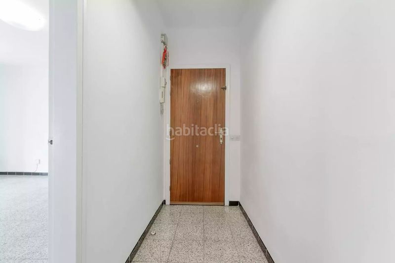 Foto b8f66755-b305-4663-9794-ec533149e680. Pis a Centre Roses