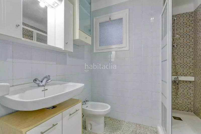 Foto e06daa86-4290-42ce-8359-ec1998e0161f. Pis a Centre Roses