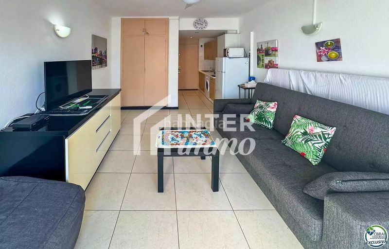 Foto a8de51d8-5565-49fb-95e2-47c1a4eba1a0. Estudi a carrer de cala rostella 3 a Salatar Roses