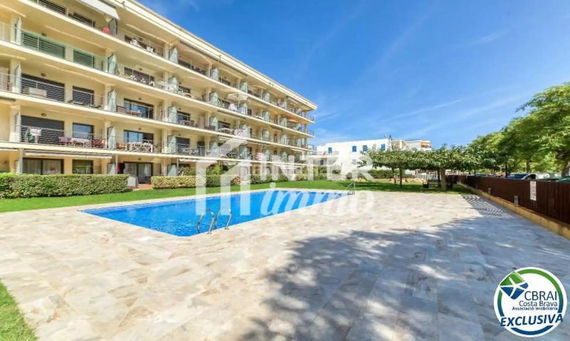 Foto e58a6b12-2d47-4c72-8624-09dbb31ee08c. Pis a paseo maritim 39 a Salatar Roses