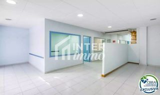 Local Comercial en Calle Doctor Fleming 17