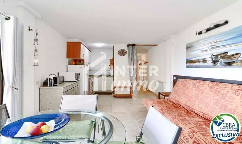 Foto 0bbfee5c-5e2c-47dc-ad1d-eee7d4d01cbc. Pis a paseo maritim 28 a Salatar Roses