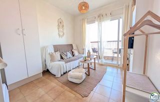 Studio  Pasaje delta muga 12. Estudio con cabina renovado con vistas al mar  empuriabrava