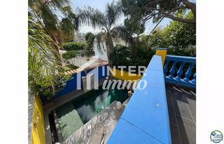 Casa a Sector montseny 87. Villa con piscina, zona residencial, 4 dormitorios, 4 baños