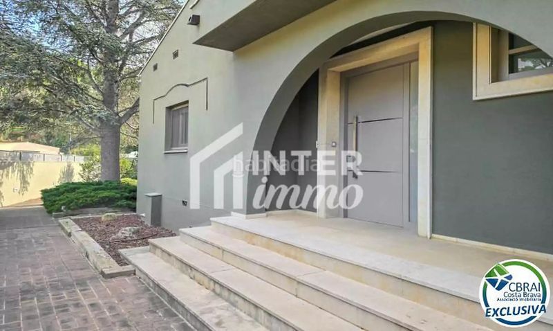 Foto 230e0d2e-7fda-4431-975d-a5bd4ce9d038. House in calle rosselló 8 in Jonquera (La)