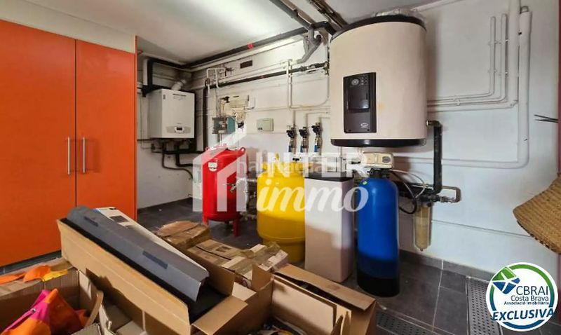 Foto 431d9e5f-4565-40f1-85b6-342c1dd1a546. House in calle rosselló 8 in Jonquera (La)