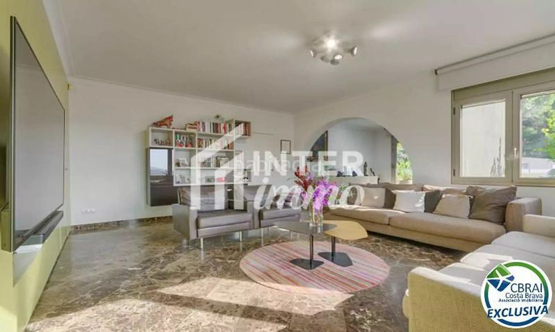 Foto a39ea52e-8b21-4486-b54c-e8b3843c6266. House in calle rosselló 8 in Jonquera (La)