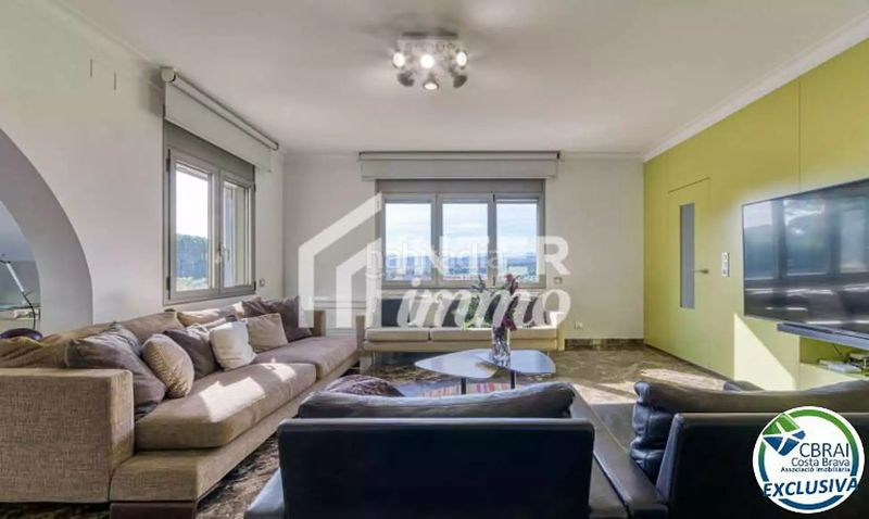 Foto c53663a0-66b5-448f-9437-09eb5196ff4e. House in calle rosselló 8 in Jonquera (La)