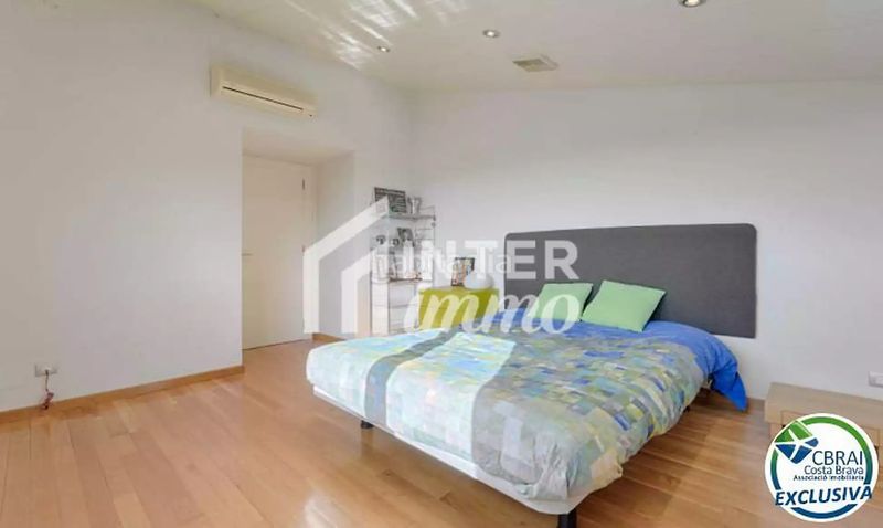 Foto d0a385a1-4cbd-4cc4-a9ff-0c46a58fba41. House in calle rosselló 8 in Jonquera (La)