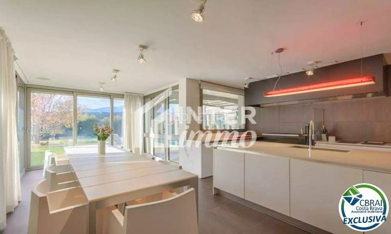 Foto e7aaf55c-348f-4553-9617-b94e0d181fb3. House in calle rosselló 8 in Jonquera (La)