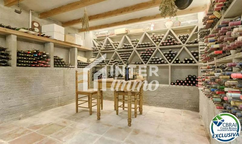 Foto e9e99149-8cc8-4470-82a7-93aa7f9512e5. House in calle rosselló 8 in Jonquera (La)