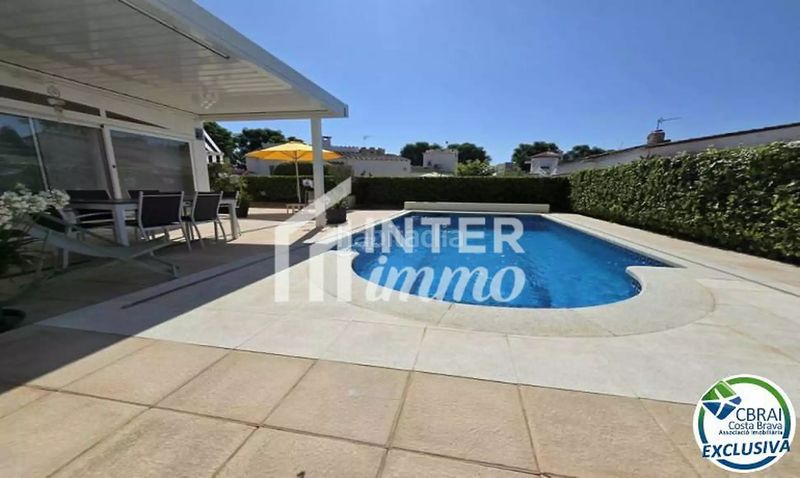 Foto 08f73d2f-3574-4072-a0e9-d8e92ad8dc97. Casa a carrer montseny 82 a Carlit - Montseny Empuriabrava