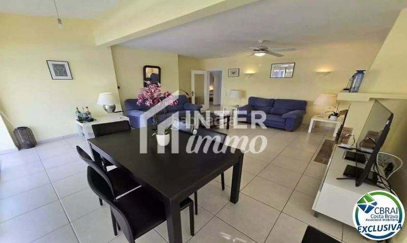 Foto 1d199932-e7b9-41d4-8c55-195f8dd93328. Casa a carrer montseny 82 a Carlit - Montseny Empuriabrava