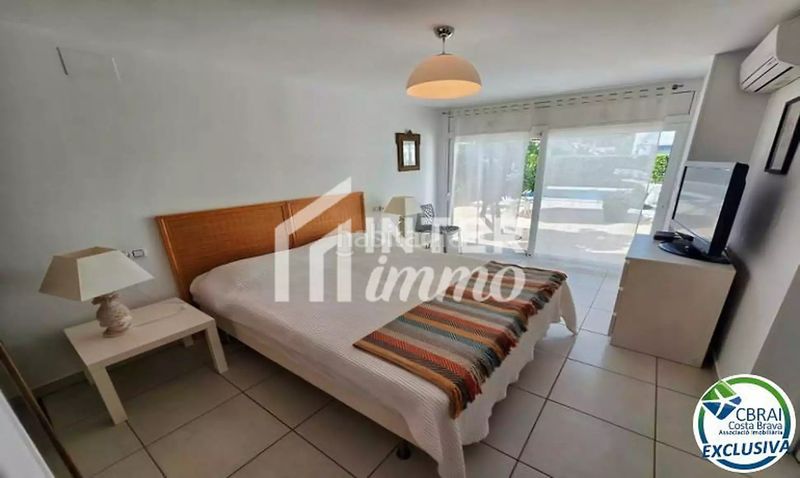 Foto 2c0e2571-f1e5-4d51-adbd-bf20cd9aa3e7. Casa a carrer montseny 82 a Carlit - Montseny Empuriabrava