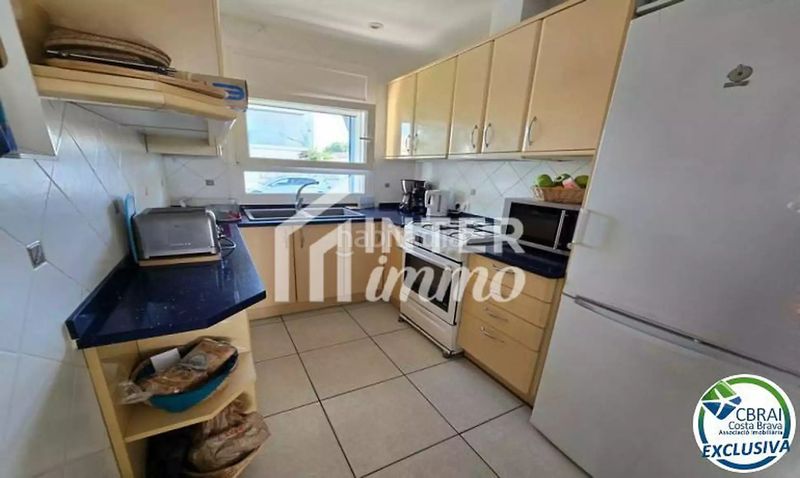 Foto d9f136d5-6114-46ee-8b02-fbab905abed2. Casa a carrer montseny 82 a Carlit - Montseny Empuriabrava
