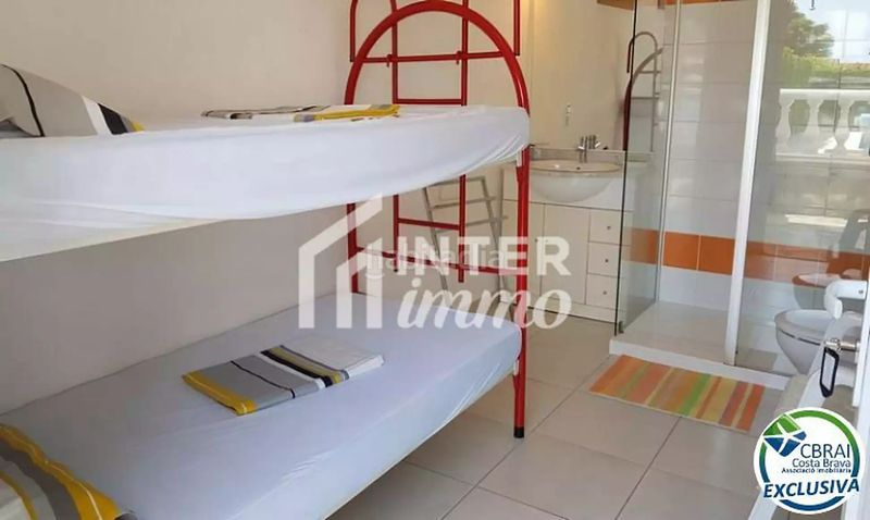Foto e753733b-6e3d-4315-8213-9ab13f9dbaa1. Casa a carrer montseny 82 a Carlit - Montseny Empuriabrava