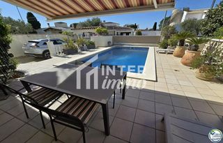 Casa a Carrer pení 120b. Casa con piscina y licencia turística  sector peni