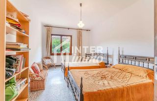 Casa in Calle de la resclosa 7. Casa con encanto junto al río en sant llorenç de la muga  ideal