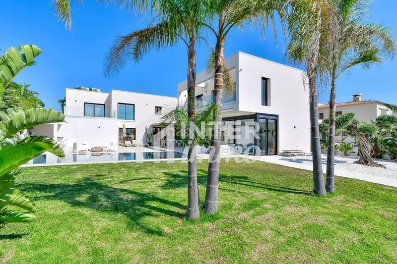 Foto 3d313d04-b6cd-465d-ae5b-46e33b6f84a4. Casa a sector medes 17 a Cap Ras - Creus - Falconera Empuriabrava